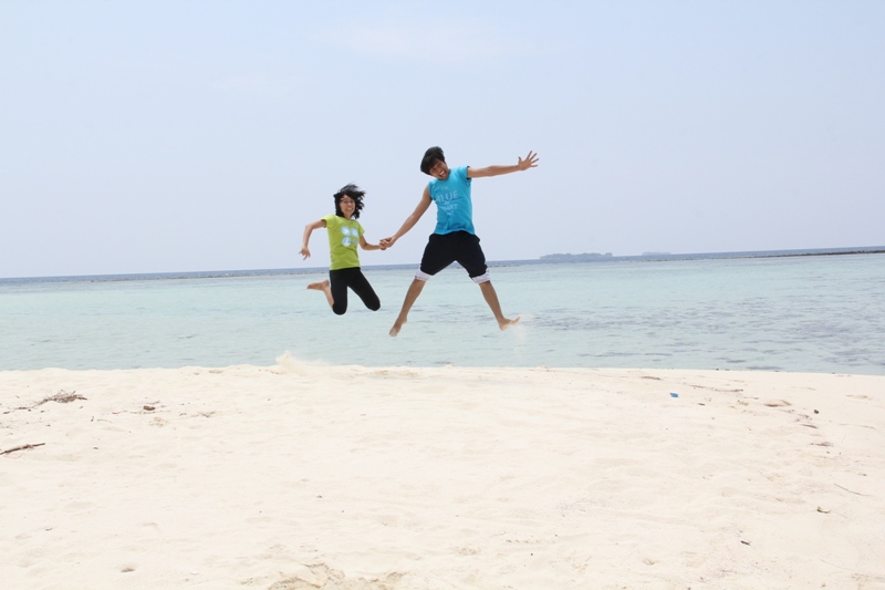 Lepas bebas di Pulau Cemara Kecil